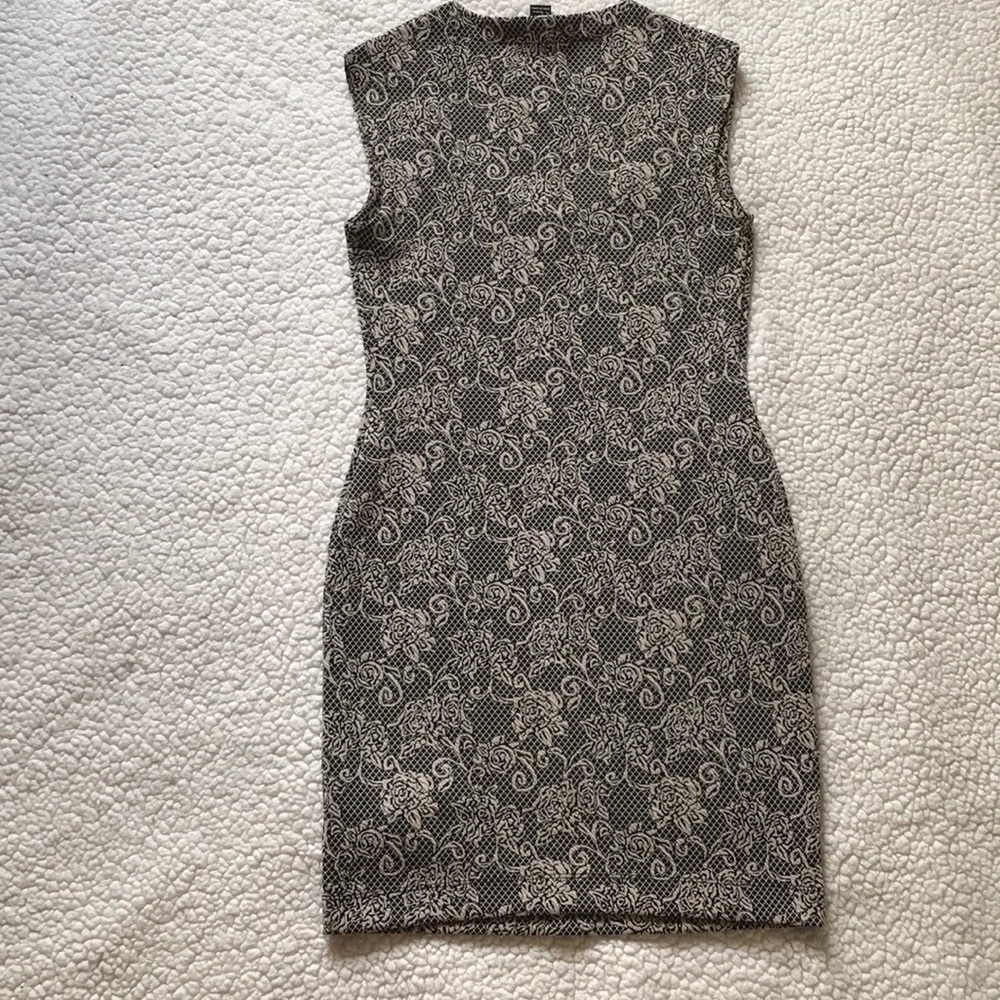 Dress - Picture 2 of 7